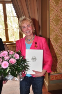 Bundesverdienstkreuz für Gretel Bluhm-Janssen, Foto Bodo Wolters